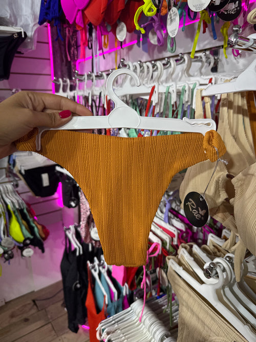 Bikini Paprika (parte de abajo)