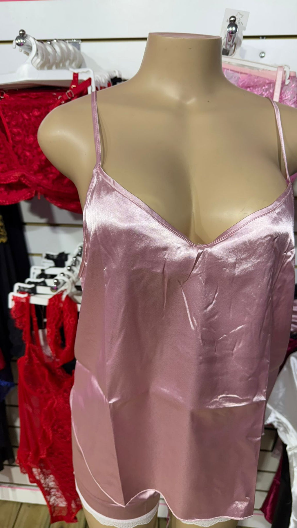 Pijama Símil Seda y Encaje