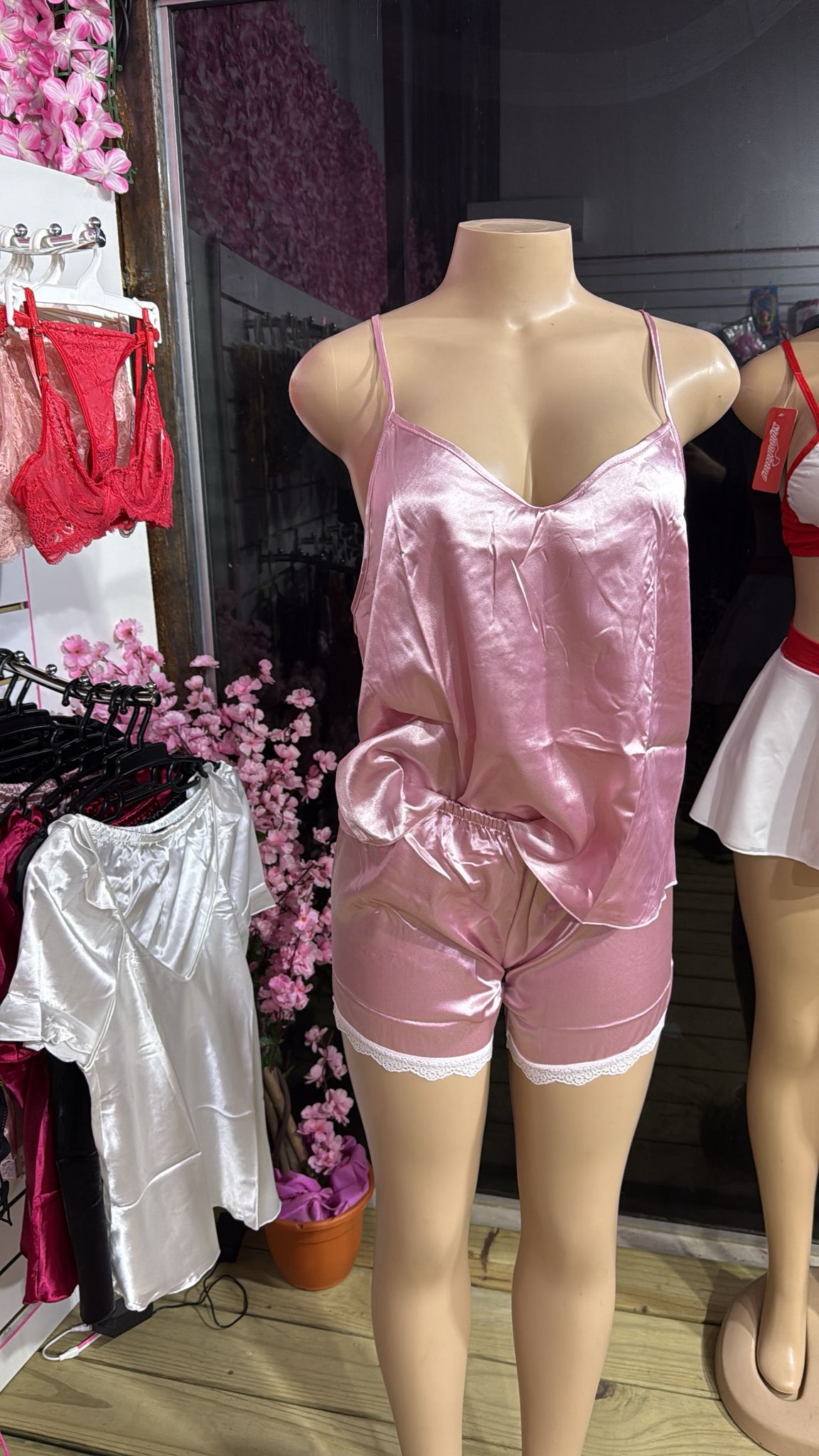 Pijama Símil Seda y Encaje