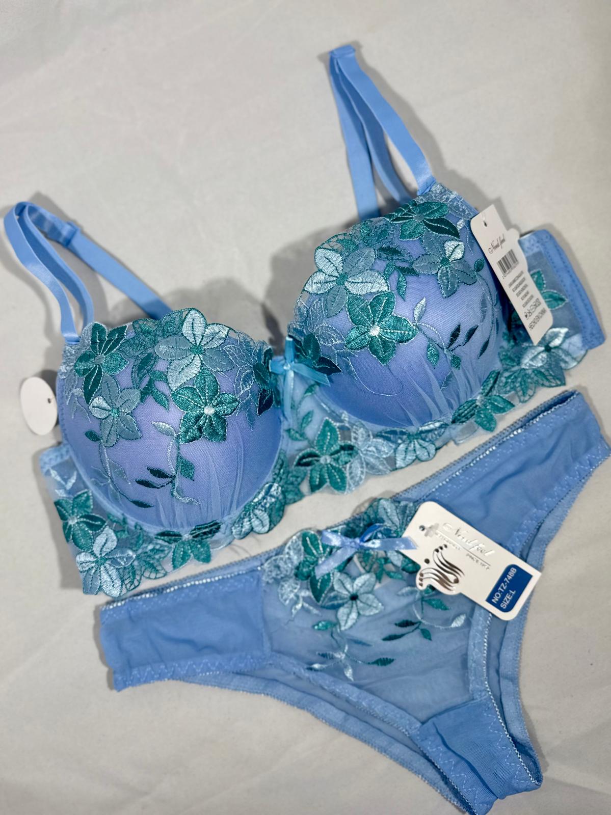 Conjunto Armado Con Push Up y Encaje