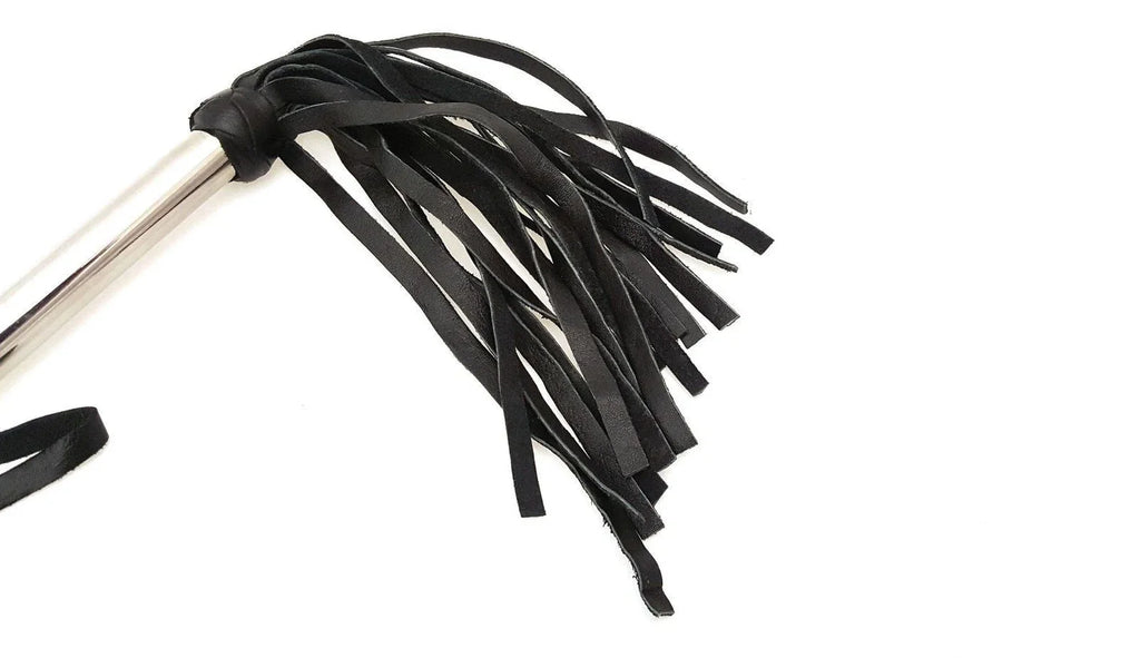 Flogger de Cuero y mango de metal